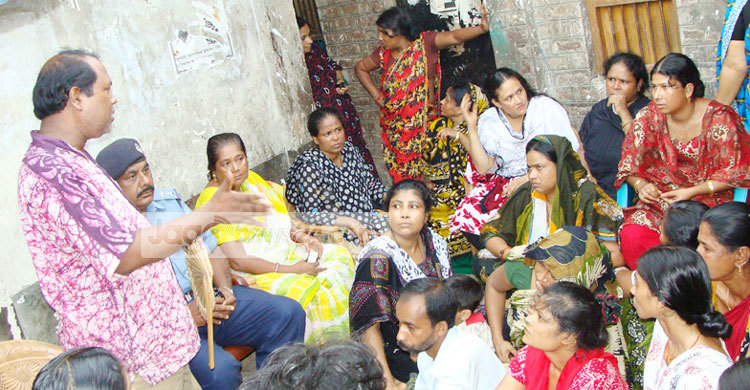 এক ঝাঁক কিশোরীর অন্ধকার থেকে আলোর পথে ফেরার গল্প