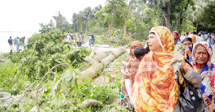 সারা জীবনের সাধনা মুহূর্তেই বিলীন