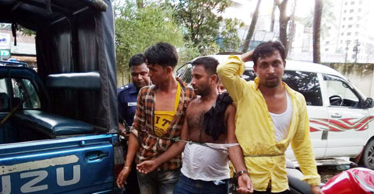 ফেনীতে মিছিলের প্রস্তুতিকালে বিএনপির ৫ নেতাকর্মী আটক