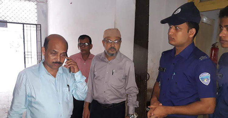 ফেনীর দুর্ঘটনায় হতাহতদের জেলা প্রশাসনের অনুদান