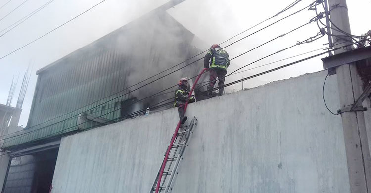 ফতুল্লায় টায়ার কারখানার আগুন নিয়ন্ত্রণে
