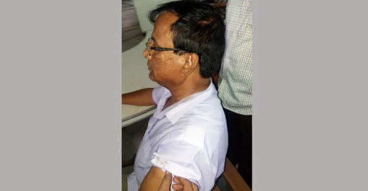 উত্ত্যক্তের বিচার করায় ছুরিকাঘাতে অধ্যক্ষসহ আহত ৩