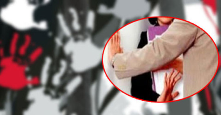 পাগলের ভয় দেখিয়ে ছাত্রীদের যৌন হয়রানি করতেন শিক্ষক