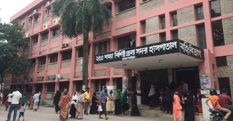 রোগীর গলায় ১৮০ সেলাই, ডাক্তার বললেন সামান্য আহত