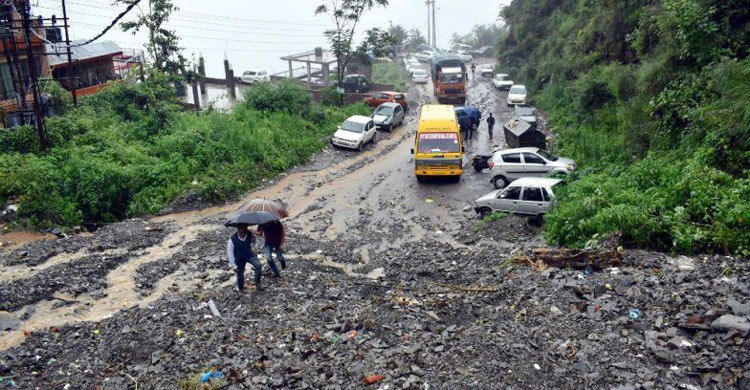 হিমাচলে ভূমিধসে নিহত ১৮