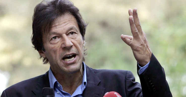 হবু পাক প্রধানমন্ত্রী ইমরান খানকে ক্রিকেট বিশ্বের অভিনন্দন