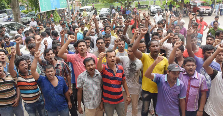 যশোরে হঠাৎ ইজিবাইক বন্ধ, দুর্ভোগে যাত্রীরা