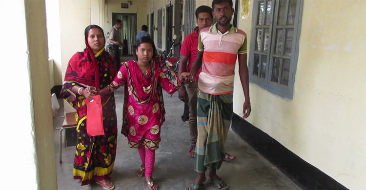 ঝিনাইদহে ১ চিকিৎসক দিয়ে চলছে স্বাস্থ্য কমপ্লেক্স