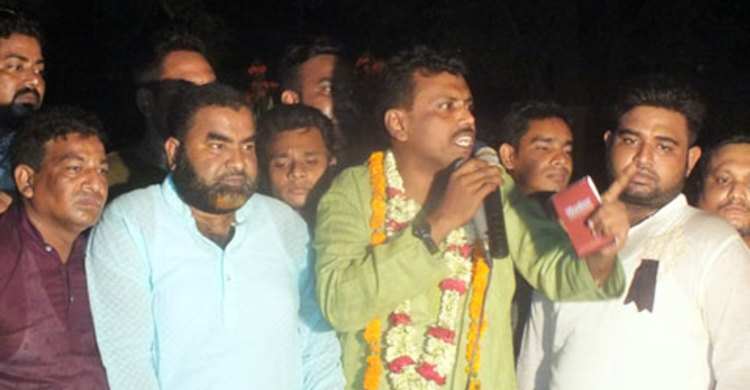 জামিনে বের হয়েই যুবলীগ নেতার শোডাউন