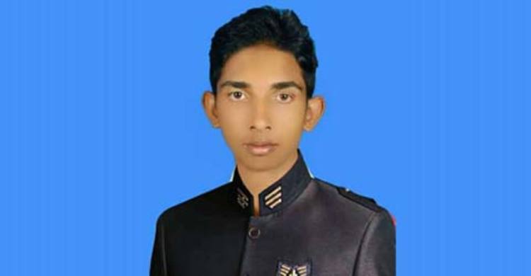 দরজা ভেঙে বাবা দেখেন, গলায় লুঙ্গি পেঁচিয়ে ঝুলছে ছেলে