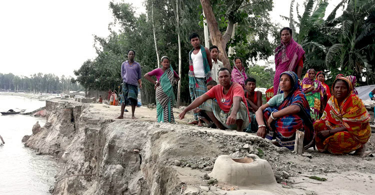 কুড়িগ্রামে ভাঙন আতঙ্কে নদী পাড়ের বাসিন্দারা