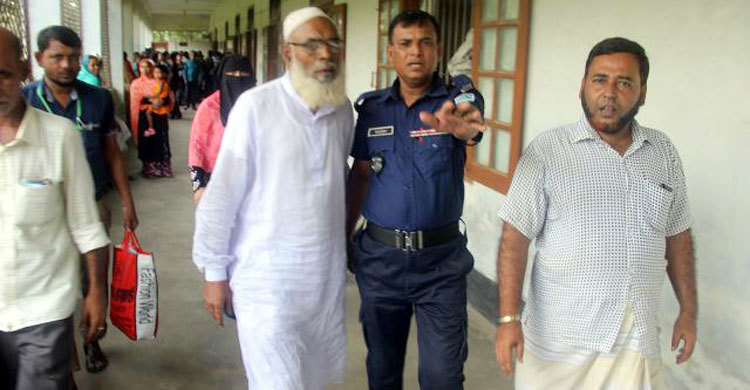 শিশুকে ছিটকে ফেলা বাসের মালিক ও চালকের জামিন