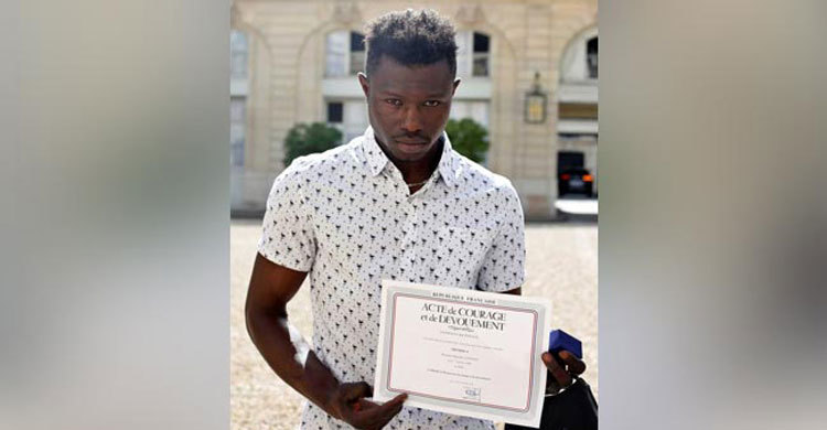 ‘Spiderman’ migrant hero becomes French citizen