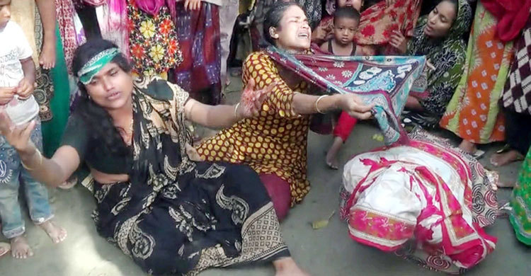 দেশের মাটিতে পা রেখেই পরিবারের ৫ জনকে হারালেন সবুজ মিয়া