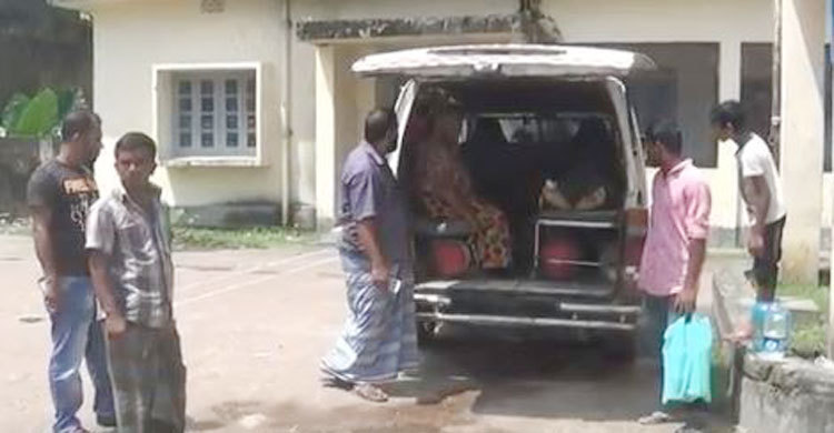 লক্ষ্মীপুরে ডাব পাড়া নিয়ে বৃদ্ধকে কুপিয়ে হত্যা