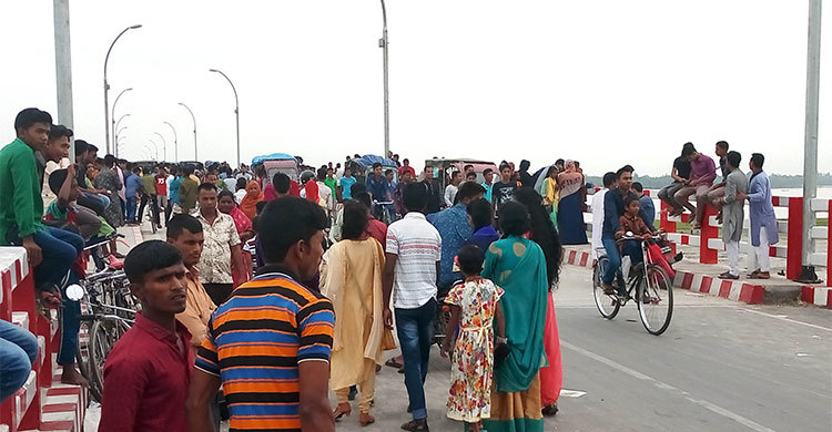 ঈদে ভিড় বেড়েছে লালমনিরহাটের দর্শনীয় স্থানগুলোতে