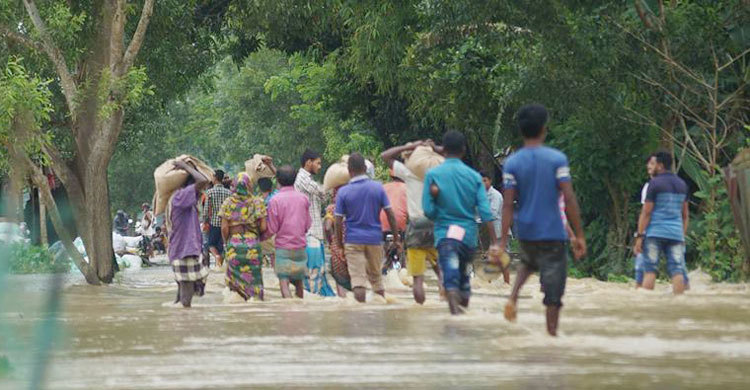 ভারত-বাংলাদেশ সড়ক যোগাযোগ বিচ্ছিন্ন, ৭০ গ্রাম প্লাবিত