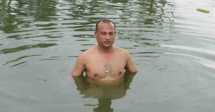 এক ডুবে দু’ঘণ্টা পার মৎস্যমানব মিজানের