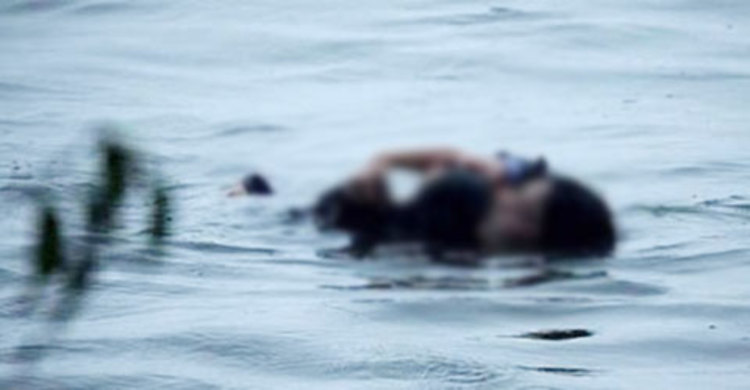 বন্ধুকে বাঁচাতে নদীতে ঝাঁপ দিয়ে ডুবে গেল বন্ধু