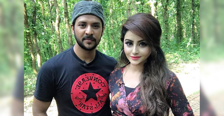 নিরব-বৃষ্টির চমক