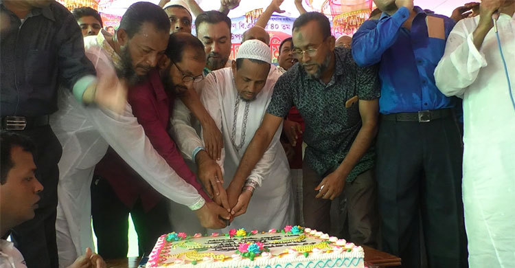 পুলিশি বাধায় বাড়ির উঠানে প্রতিষ্ঠাবার্ষিকী পালন করলেন বিএনপি নেতা