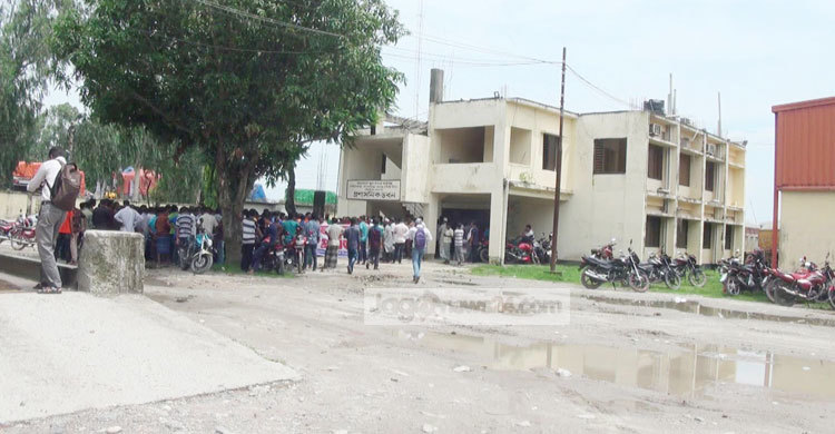 বাংলাবান্ধা স্থলবন্দরের অচলাবস্থা কাটেনি, রাজস্ব ঘাটতি