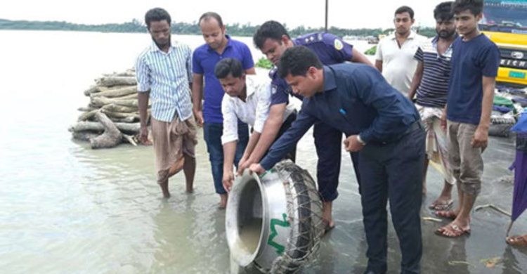 পটুয়াখালীতে ৬ লাখ বাগদা রেণু জব্দ, ৩ জনের কারাদণ্ড