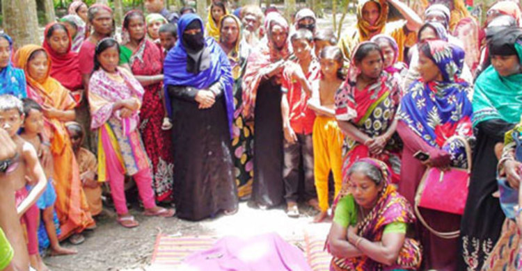 ফুটবল খেলা দেখতে না দেয়ায় স্ত্রীকে খুন করে নাটক সাজালেন স্বামী