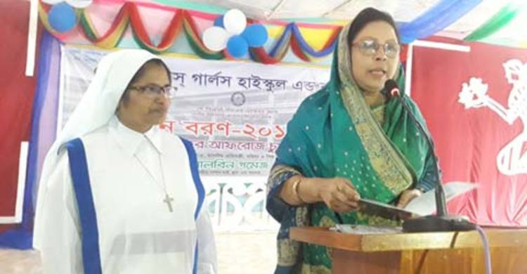 নিজের শিক্ষা কাজে লাগিয়ে দেশকে এগিয়ে নিতে হবে : চুমকি