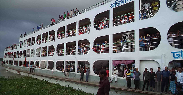 কঁচা নদীতে যাত্রী বোঝাই দুটি লঞ্চের সংঘর্ষ