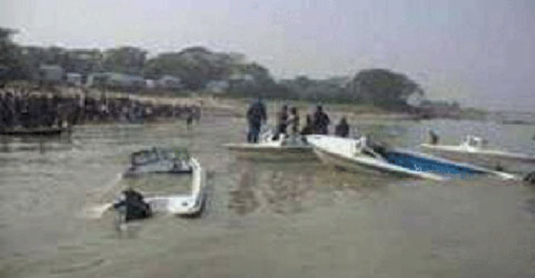 পদ্মা নদীতে স্পিডবোট ডুবিতে নিহত ১, নিখোঁজ ১
