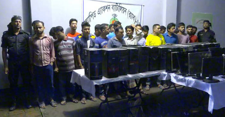 লক্ষ্মীপুরে অশ্লীল ভিডিও বাণিজ্যের অভিযোগে ২৫ ব্যবসায়ী আটক