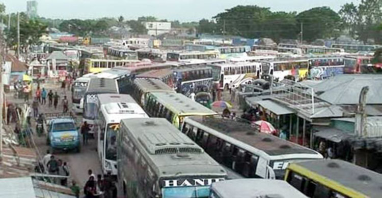 দৌলতদিয়ায় পারের অপেক্ষায় শতশত যান