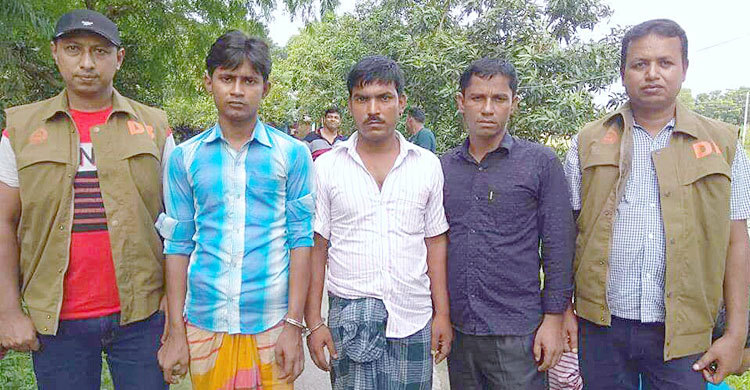 রাজবাড়ীতে ১ হাজার ইয়াবাসহ গ্রেফতার ৩