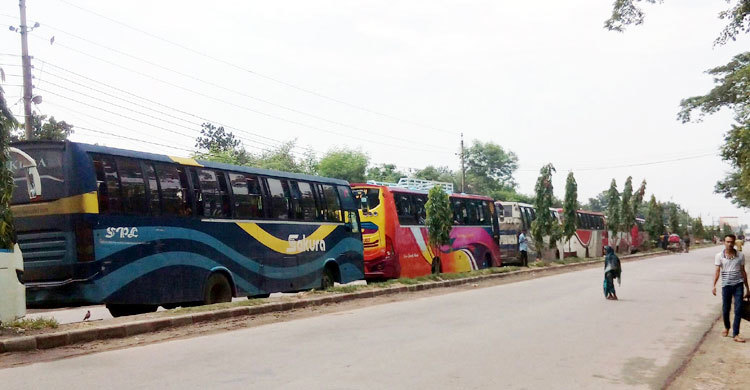 দৌলতদিয়ায় ৪ কিলোমিটার গাড়ির সারি