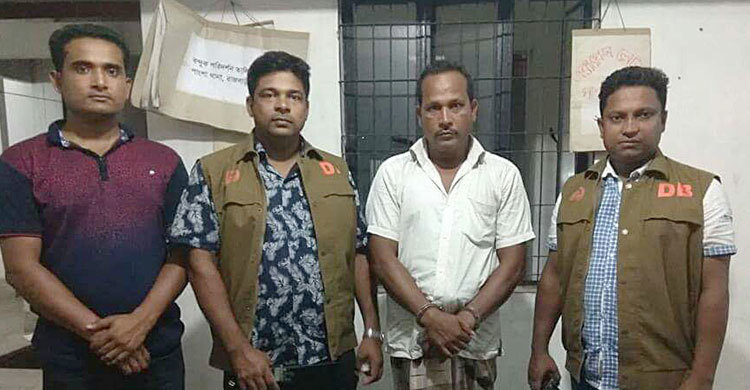 পাংশায় অস্ত্রসহ হত্যা মামলার আসামি গ্রেফতার