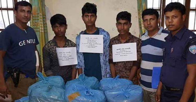 রামুতে গাঁজাসহ গ্রেফতার ৩