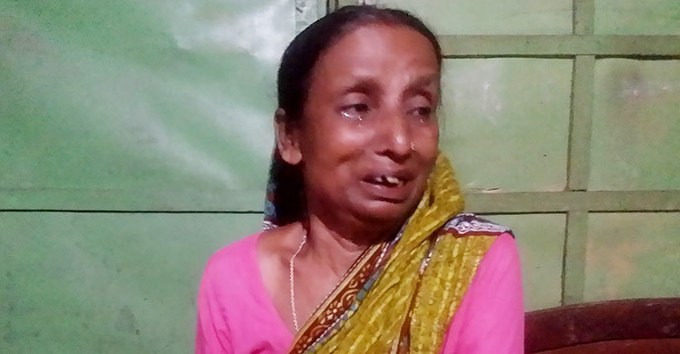 পাহাড় ধসে নিহতের পরিবারগুলো এখনও কাঁদছে