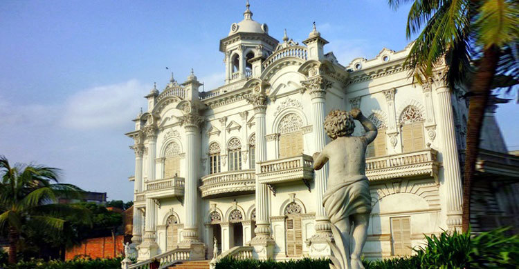 Govt to purchase historical Rose Garden