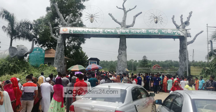 বঙ্গবন্ধু সাফারি পার্কে উপচে পড়া ভিড়