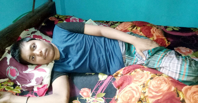 মধ্যবিত্ত পরিবারটি নিঃস্ব হলো যেভাবে