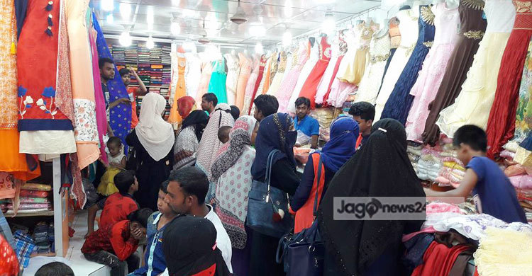 টিভি সিরিয়ালের নামে ভারতীয় পোশাক কিনছেন ক্রেতারা