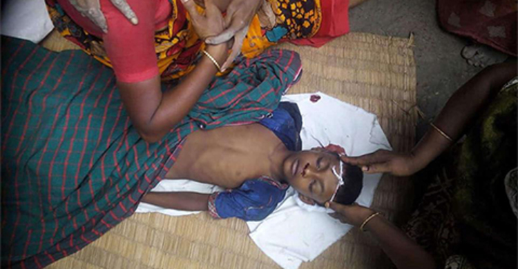 সাতক্ষীরায় ইজিবাইকের চাপায় স্কুলছাত্র নিহত