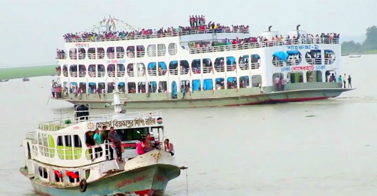 অল্পের জন্য বাঁচলেন শাহরুখ-১ এর হাজারো যাত্রী