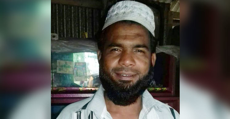 বাড়ির সামনে যুবলীগ নেতাকে কুপিয়ে হত্যা