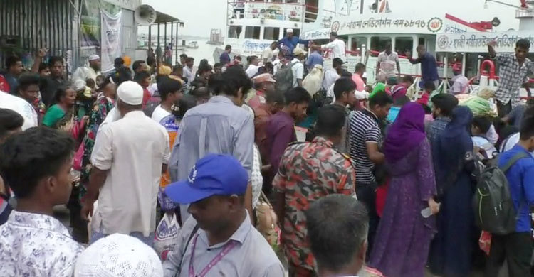 শিমুলিয়া-কাঁঠালবাড়ি নৌরুটে যাত্রীদের ভিড়