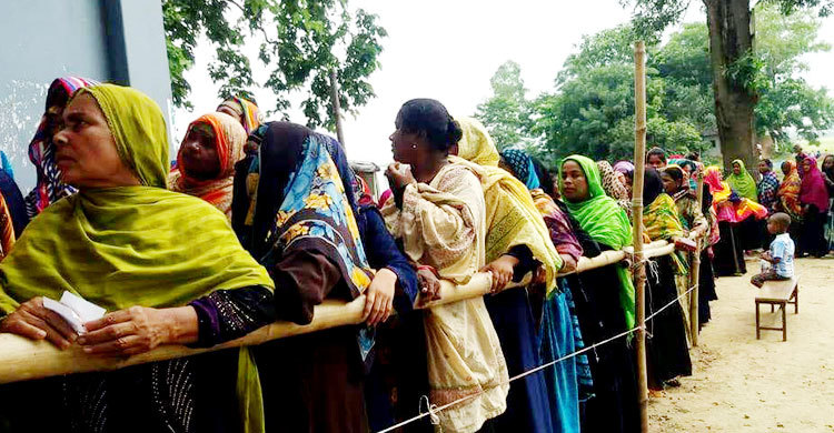 বাসাইল পৌরসভা নির্বাচনের ভোটগ্রহণ চলছে