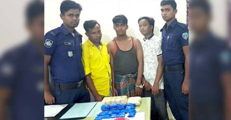 টেকনাফে ২১ হাজার ইয়াবাসহ গ্রেফতার ৬