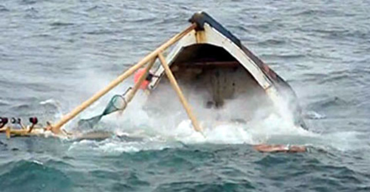 টেকনাফে নৌকাডুবিতে জেলে নিখোঁজ