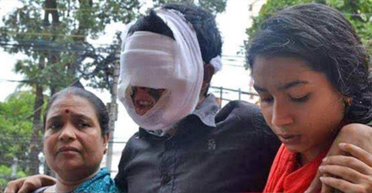 চট্টগ্রামে প্রেমিকের মুখে এসিড : ঢাকায় দম্পতি গ্রেফতার